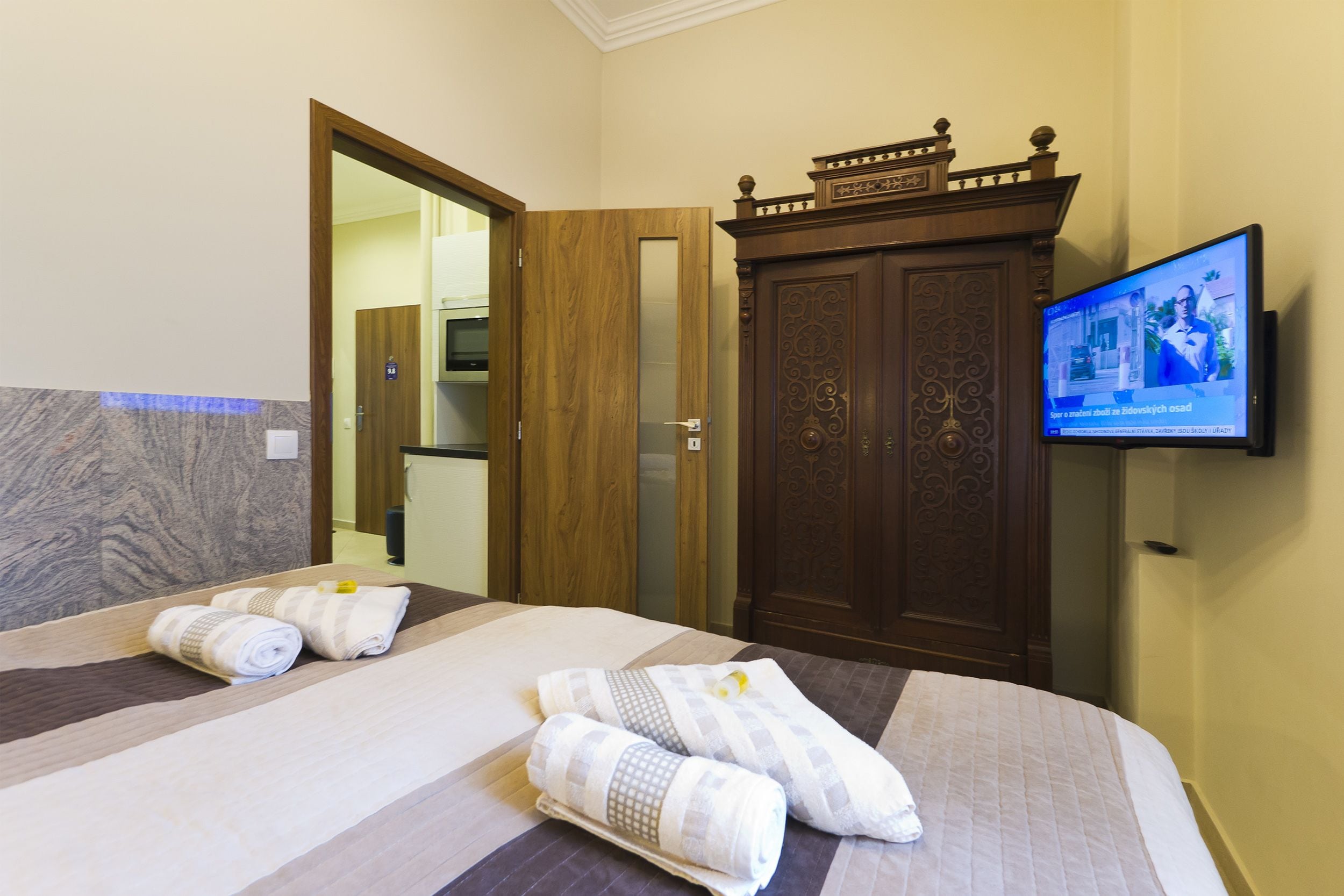 Deluxe Apartment, 2 Bedrooms, Ground Floor | Room amenity