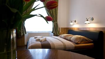 Luxury Apartment, 2 Bedrooms | 2 bedrooms, Select Comfort beds, individually decorated, desk