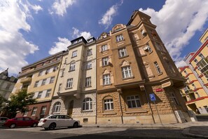 Front of property - Apartment Karla Capka Street (Karlovy Vary)