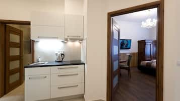 Luxury Apartment, 2 Bedrooms | 2 bedrooms, Select Comfort beds, individually decorated, desk
