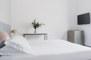 Superior Room | Minibar, in-room safe, desk, iron/ironing board - The Artists' Palace Florence (Florence)