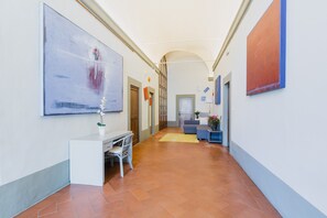 Hallway - The Artists' Palace Florence (Florence)