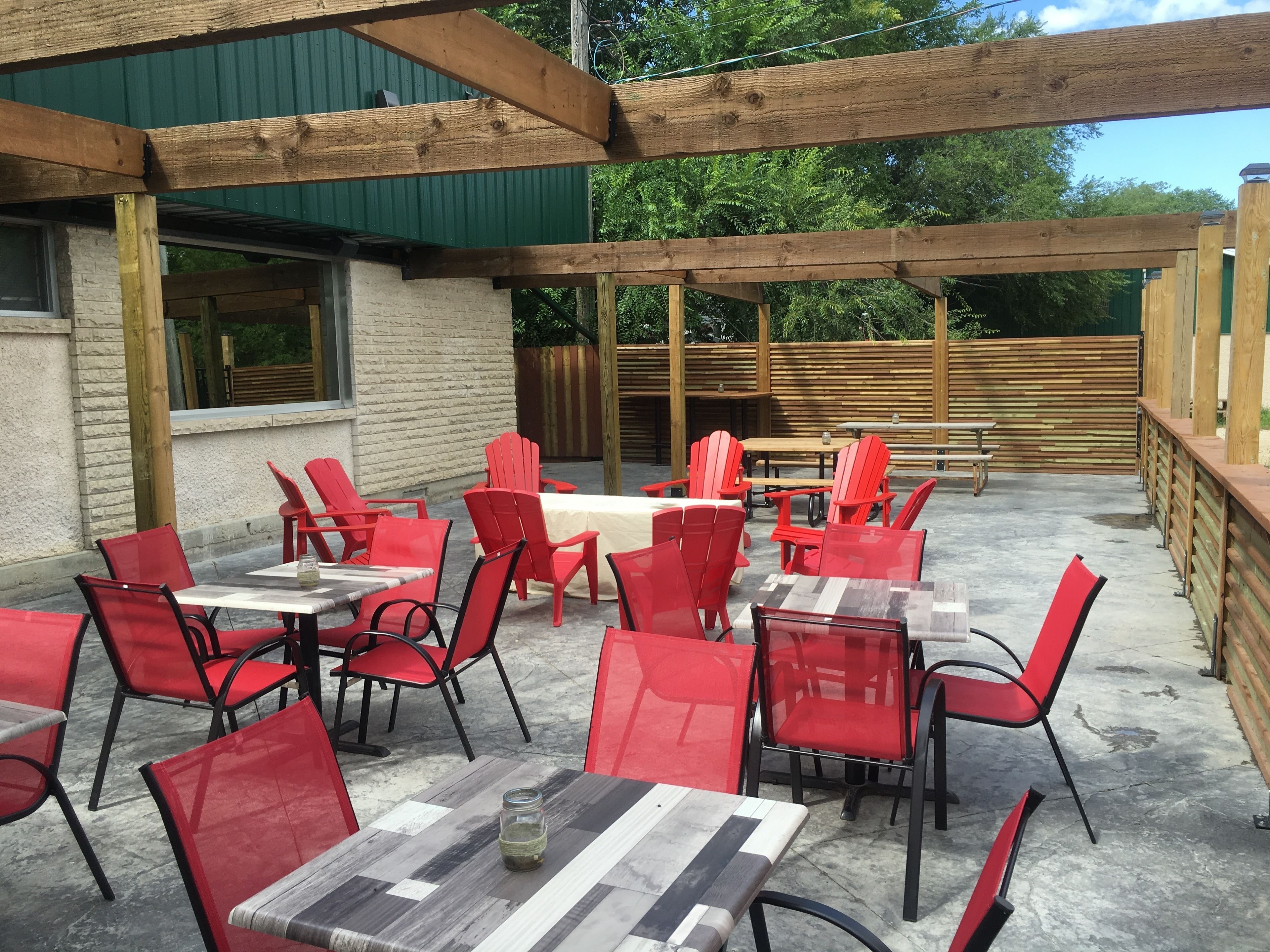 2 restaurants, breakfast served