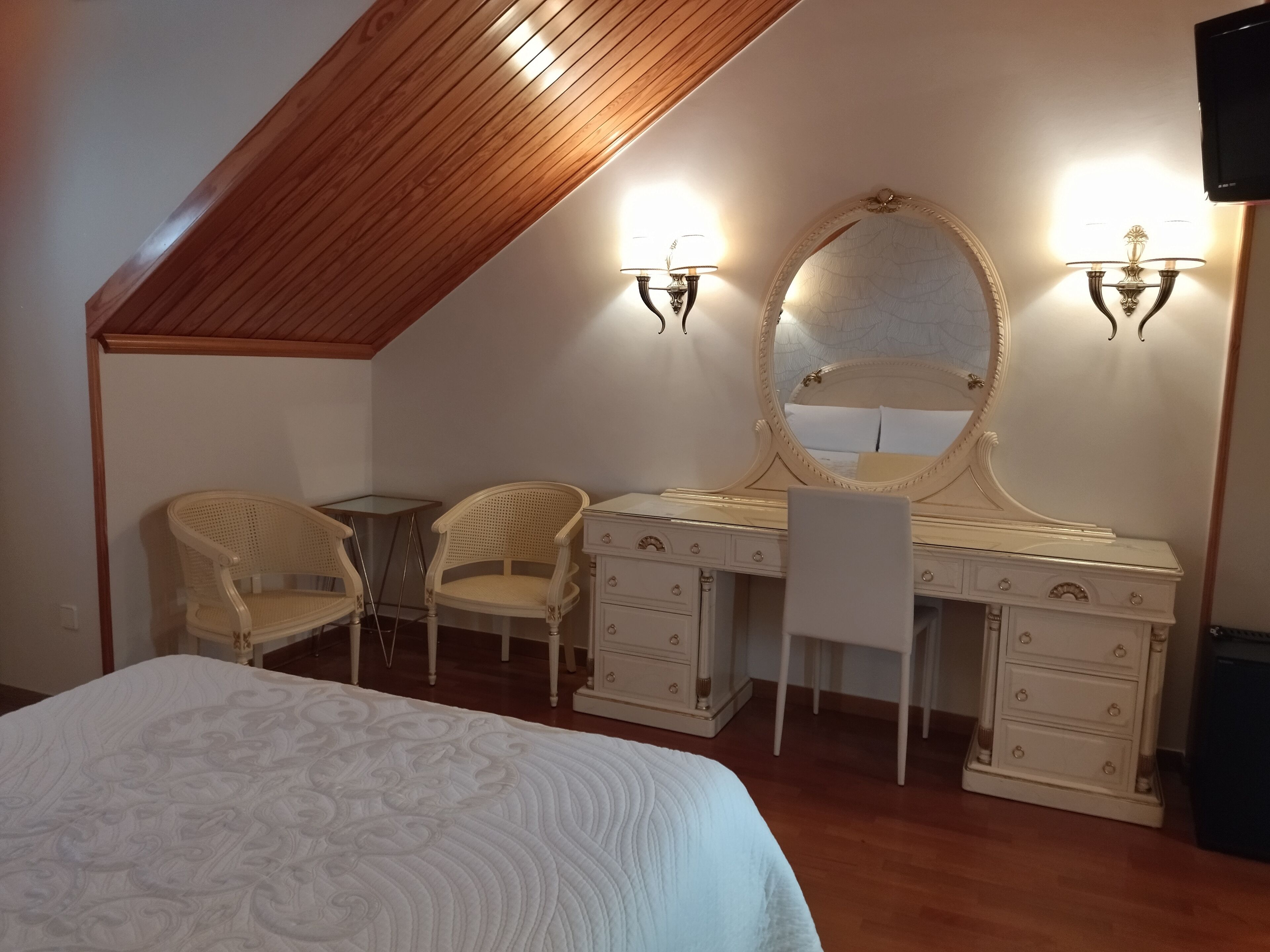 superior room, 1 double bed, terrace | premium bedding, desk, blackout curtains, soundproofing