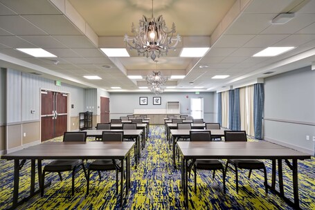 Homewood Suites by Hilton Orlando Theme Parks - Image 11