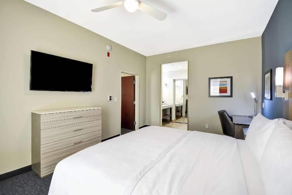 In-room safe, desk, blackout drapes, iron/ironing board
