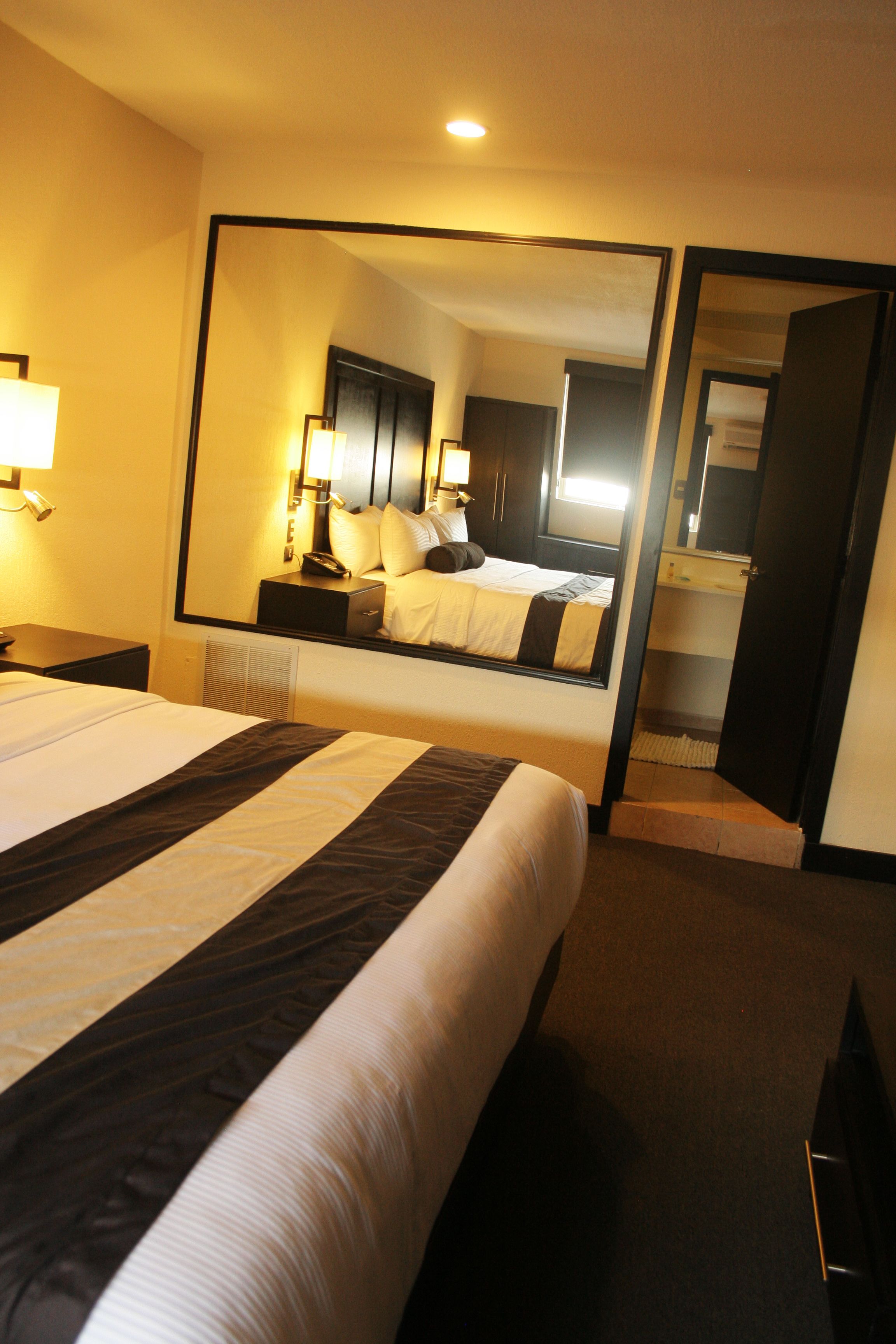 standard room | desk, iron/ironing board, free wifi