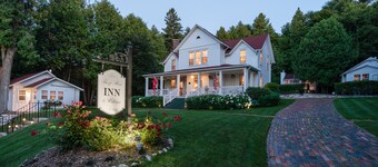 Thorp House Inn & Cottages