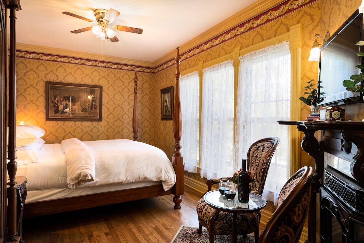 Room, Private Bathroom (Jessie- Breakfast Included ) | 1 bedroom, individually furnished, iron/ironing board, free WiFi