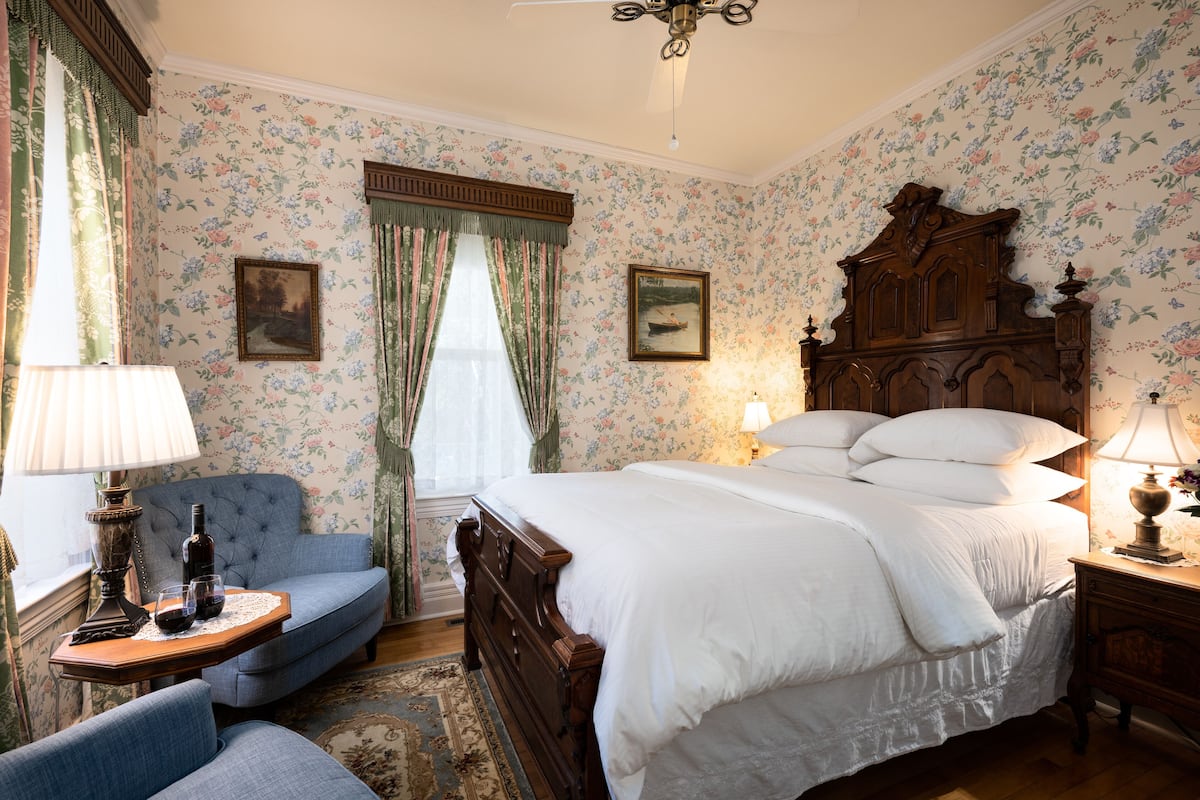 Room, Private Bathroom (Eliza- Breakfast Included) | 1 bedroom, individually furnished, iron/ironing board, free WiFi