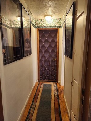 Room, Private Bathroom (Garden/forest view room) | Living area | 32-inch TV with satellite channels, DVD player - Scott Creek Farm (Happy Valley)