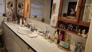 Room, Private Bathroom (Garden/forest view room) | Bathroom | Free toiletries, hair dryer, slippers, towels