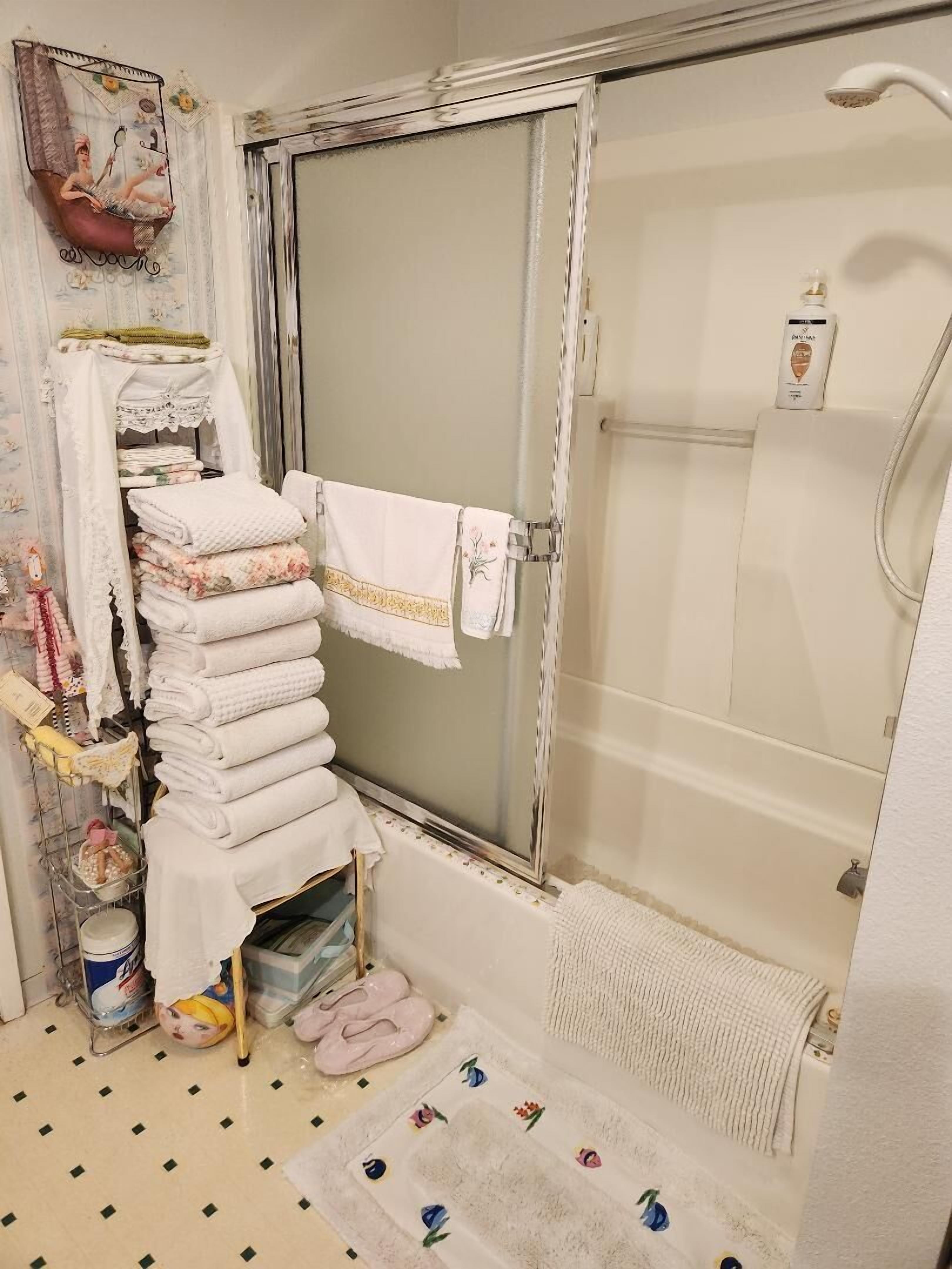 Room, Private Bathroom (Garden/forest view room) | Bathroom | Free toiletries, hair dryer, slippers, towels
