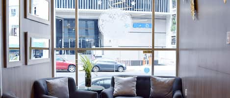 Télévision LED de 42 pouces avec chaînes par câble, télévision