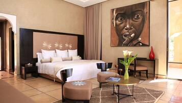 Deluxe Suite | Premium bedding, memory foam beds, minibar, in-room safe