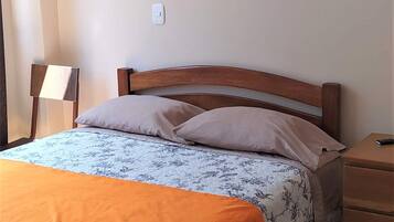 Kamar Double Klasik, 1 Tempat Tidur Double | Meja kerja, setrika/meja setrika, dan Wi-Fi gratis