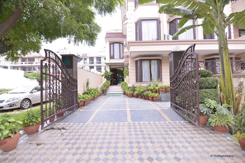 The Maple Leaf DLF Cyber City