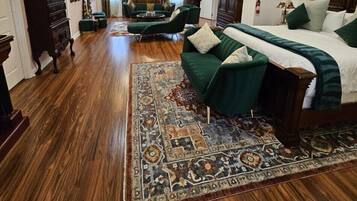 Luxury Suite, Multiple Beds, Kitchen, Mountain View | 1 bedroom, premium bedding, pillowtop beds, iron/ironing board