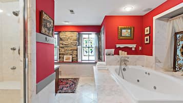 Luxury-Suite, 1Â King-Bett, Whirlpool, Gartenblick | Komfortbadewanne