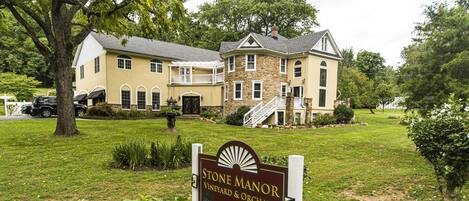 Entrée de l’hébergement