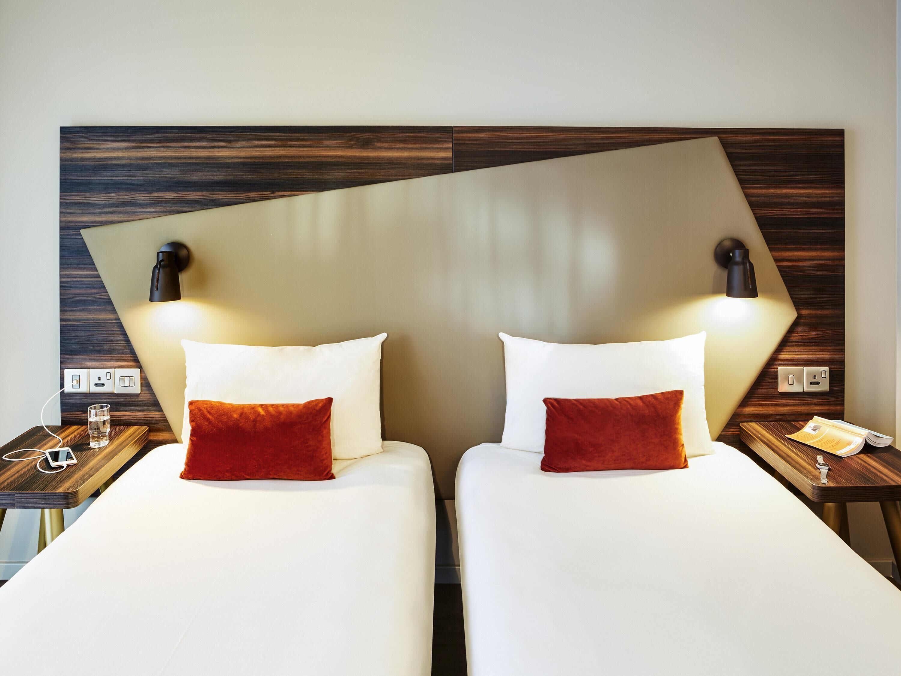 Studio, 2 Twin Beds | In-room safe, desk, laptop workspace, blackout drapes