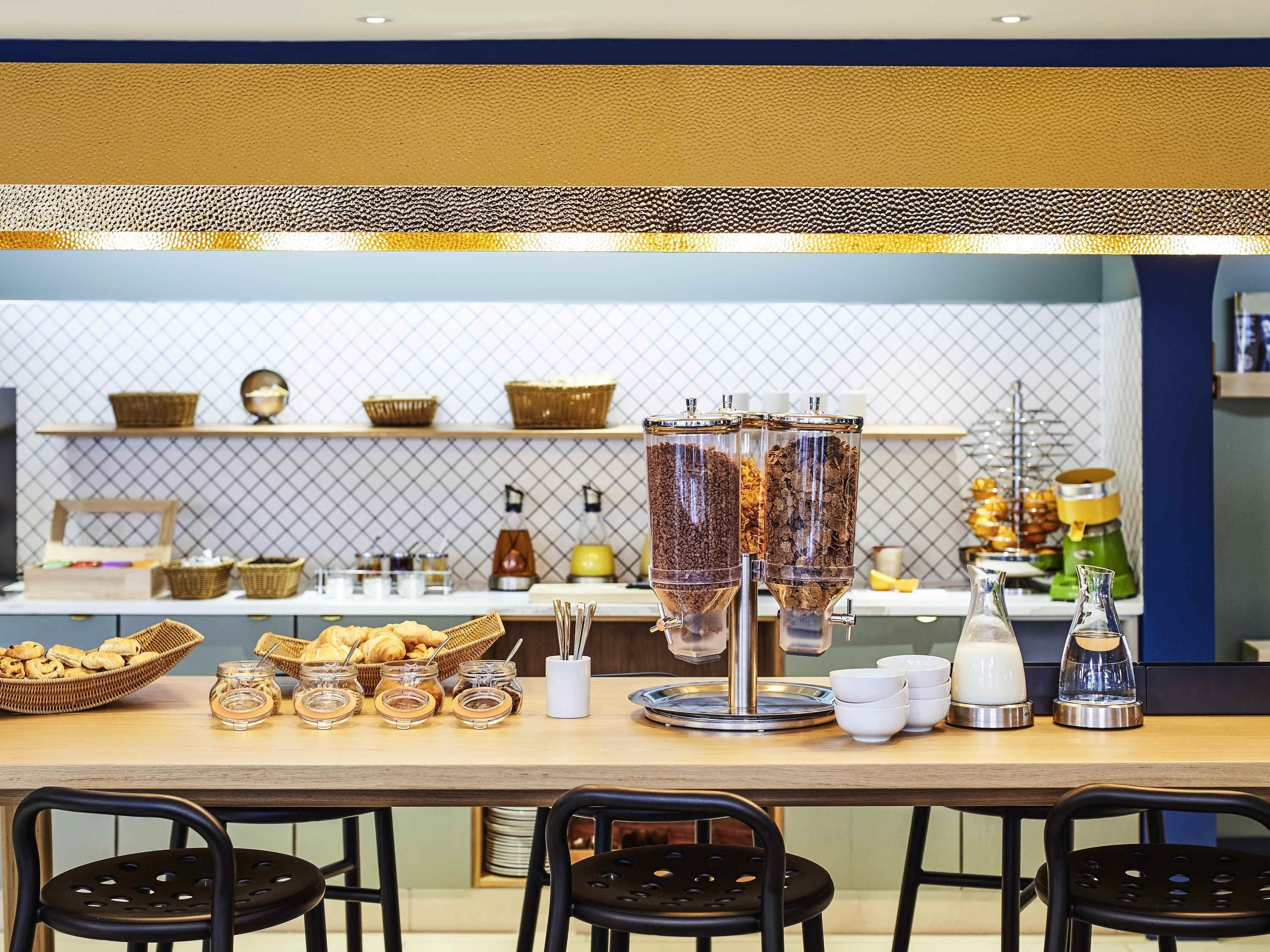 Daily buffet breakfast (GBP 20 per person)