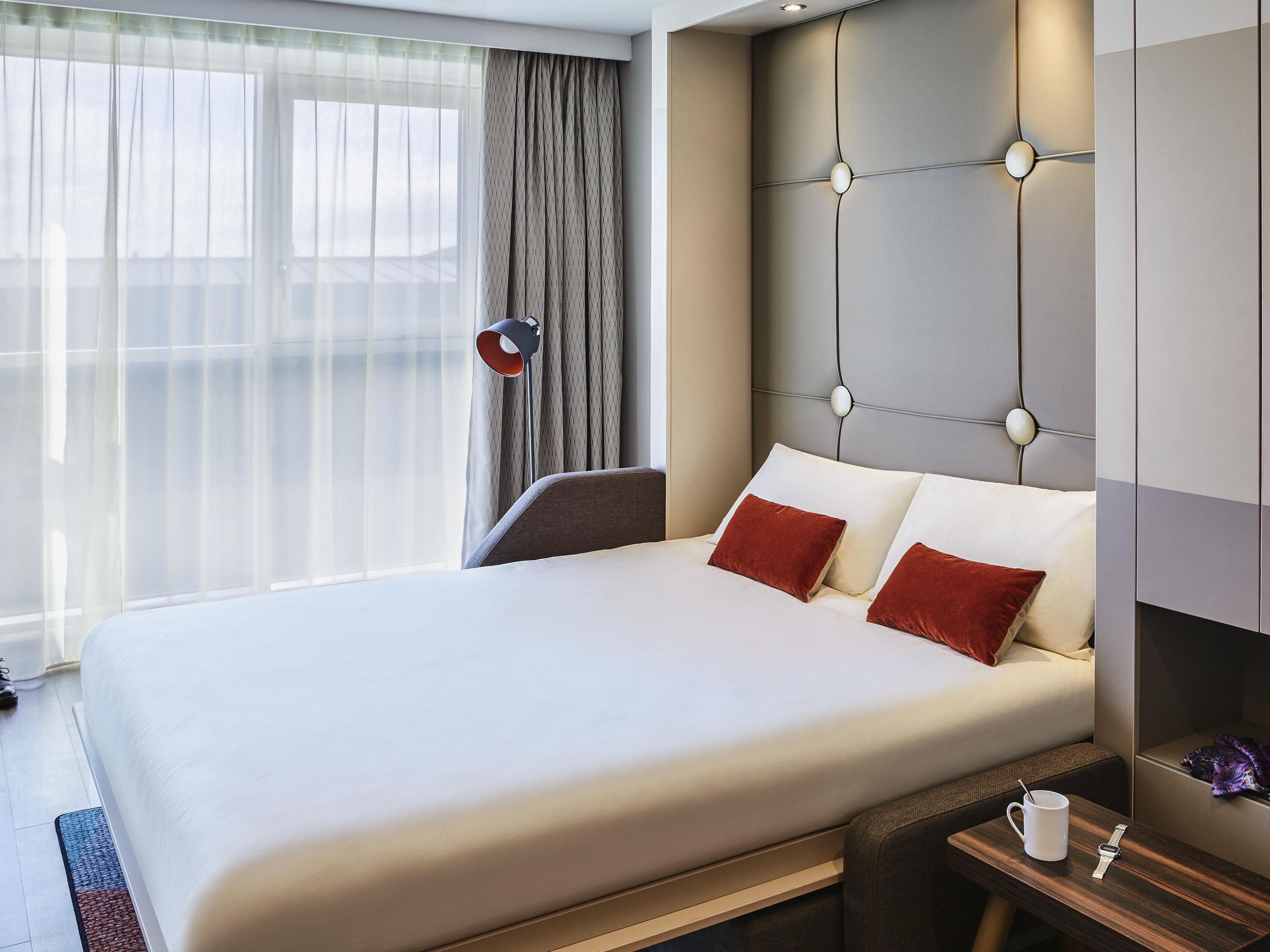 Studio, 1 Double Bed | In-room safe, desk, laptop workspace, blackout drapes