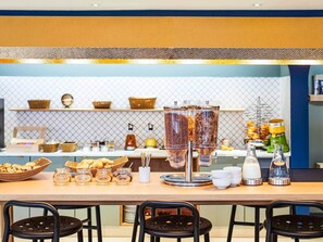 Petit déjeuner buffet servi tous les jours en supplément
