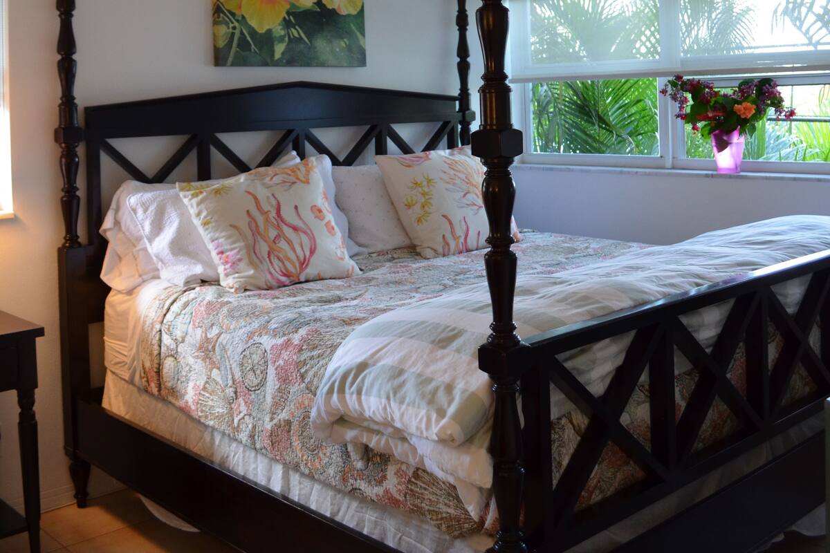 Deluxe Apartment, 2 Bedrooms, Kitchen | Premium bedding, desk, iron/ironing board, WiFi (free)