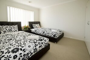 Room - Stoneyfell (POINT COOK)