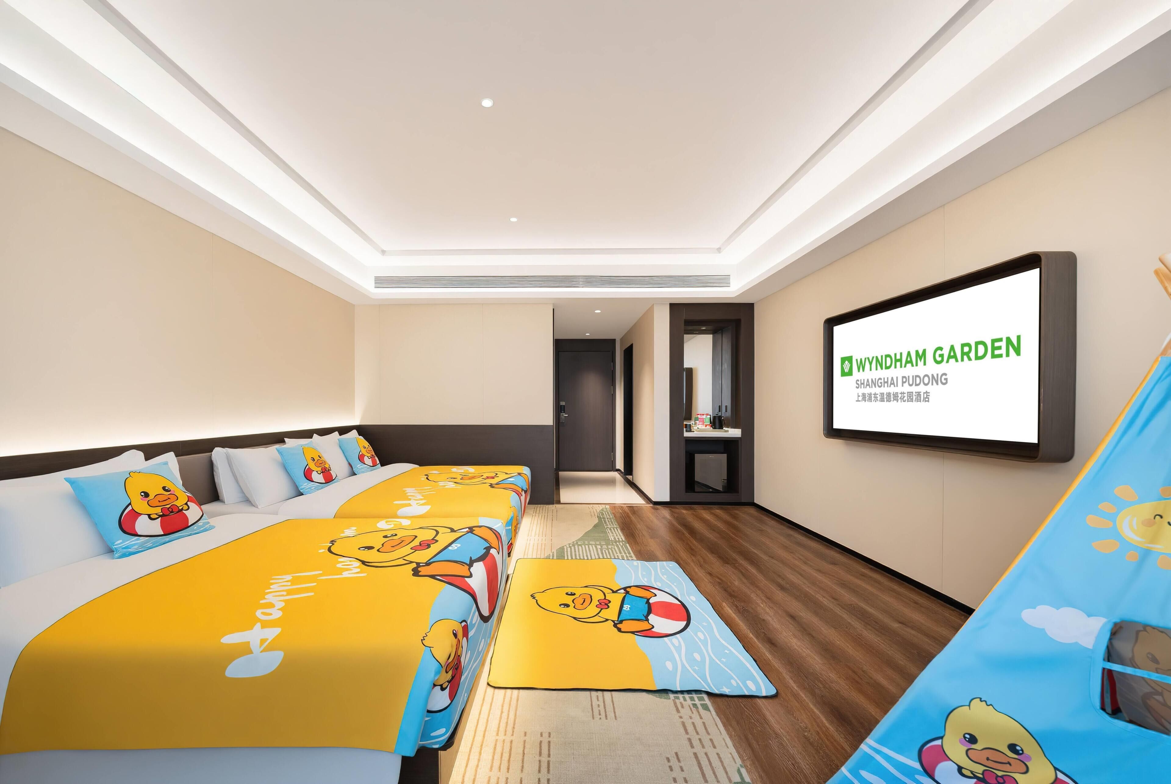 Deluxe-Zimmer, Mehrere Betten (Family) | Hochwertige Bettwaren, Pillowtop-Betten, Minibar, Zimmersafe
