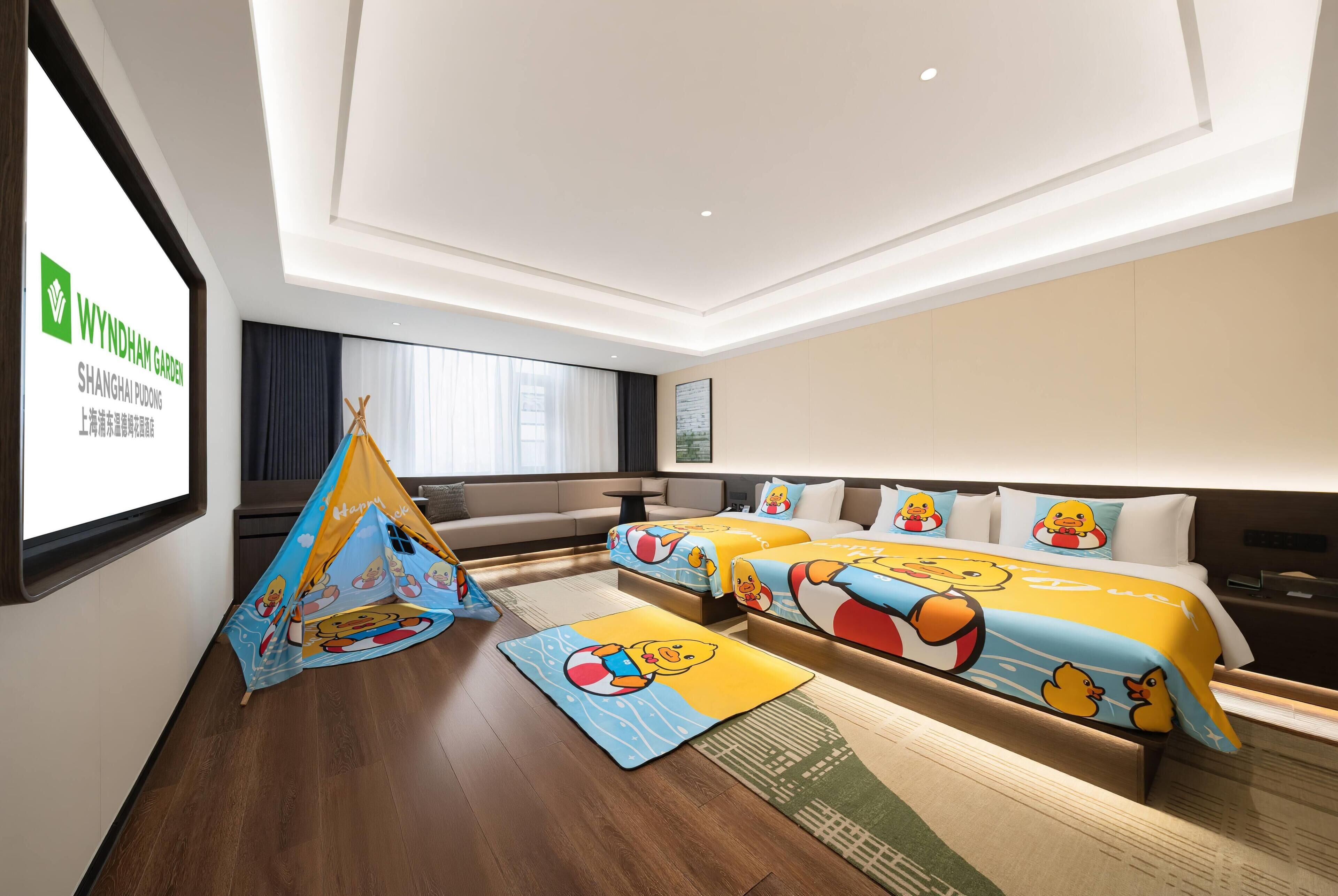 Deluxe Room, Multiple Beds (Family) | Premium bedding, pillowtop beds, minibar, in-room safe