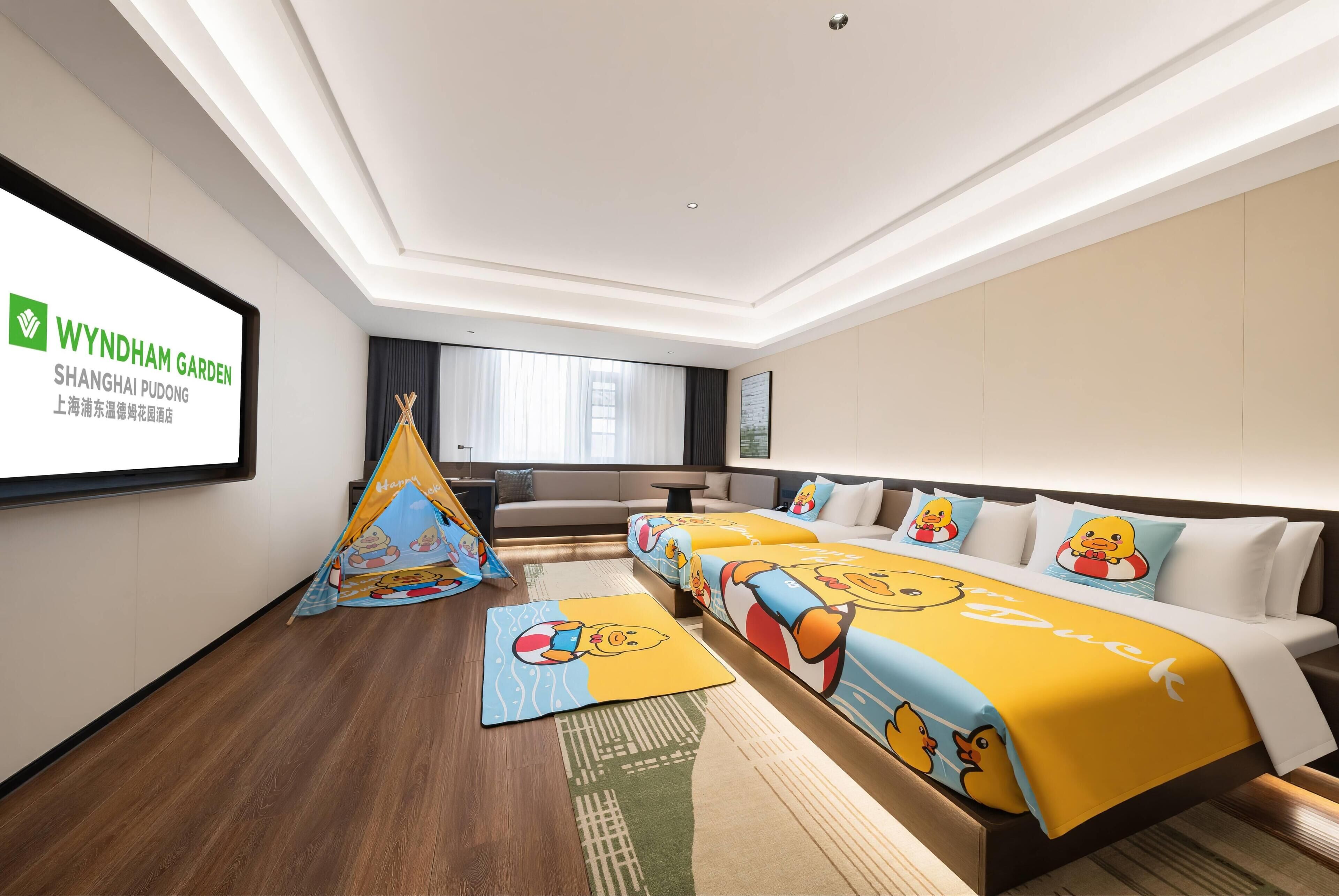 Deluxe Room, Multiple Beds (Family)