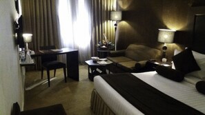 Minibar, desk, free WiFi - Smart Hotel (Lahore)