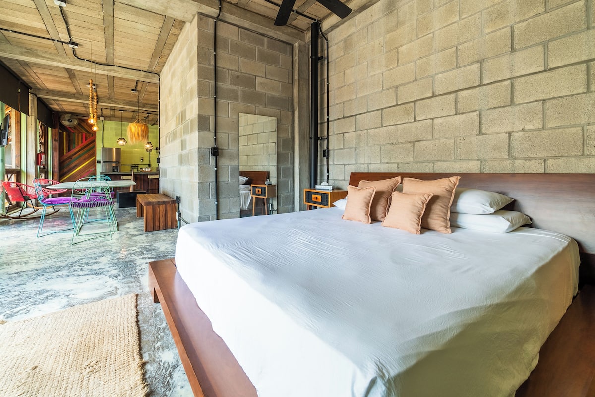 Loft 2 | 1 kamar tidur, seprai premium, tirai kedap cahaya, dan Wi-Fi gratis