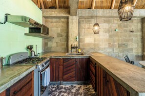 Loft 6 | Private kitchen | Mini-fridge, microwave, stovetop, coffee/tea maker - Papelillo Lofts (Sayulita)