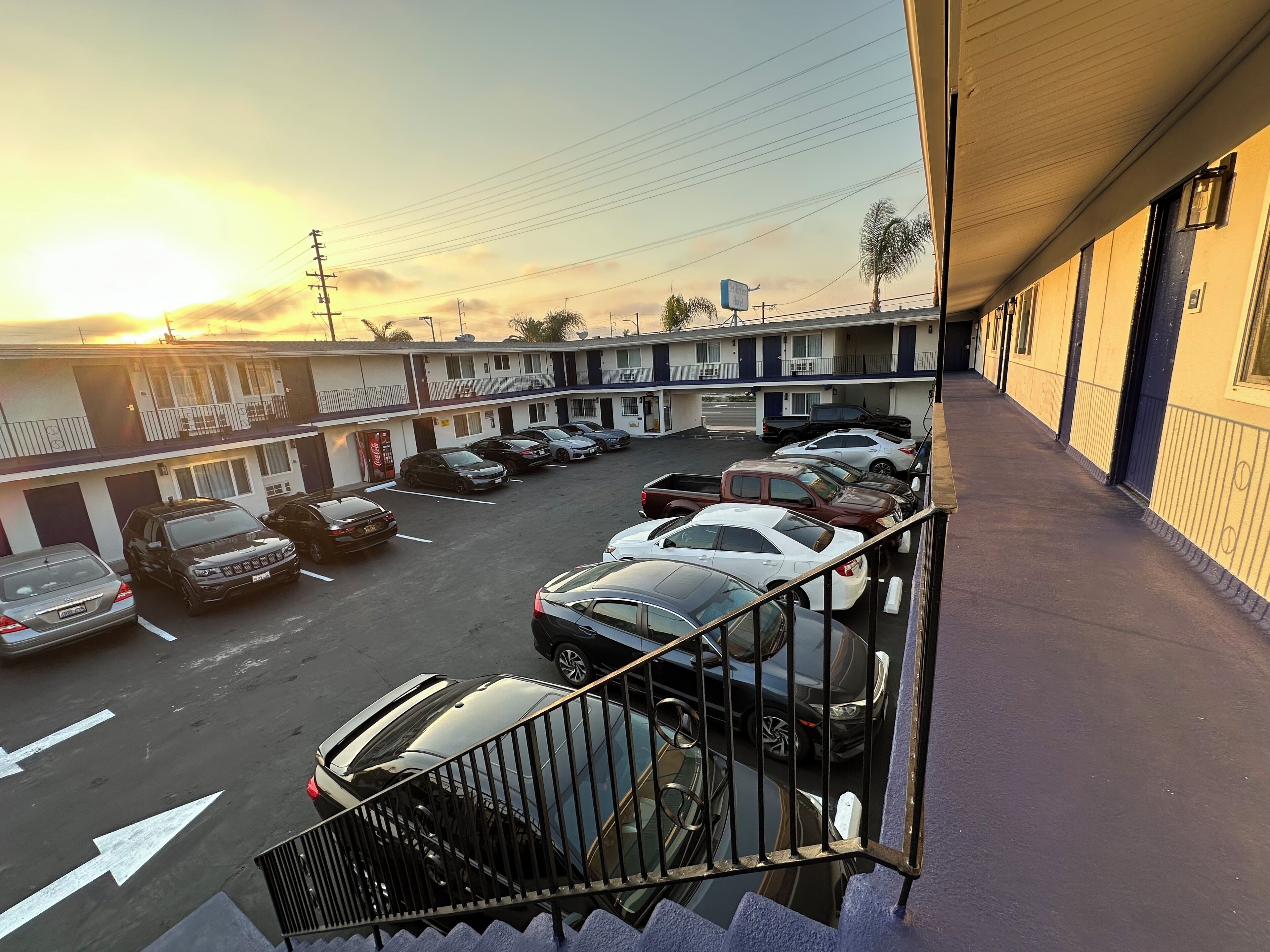 Vista frontal de la propiedad