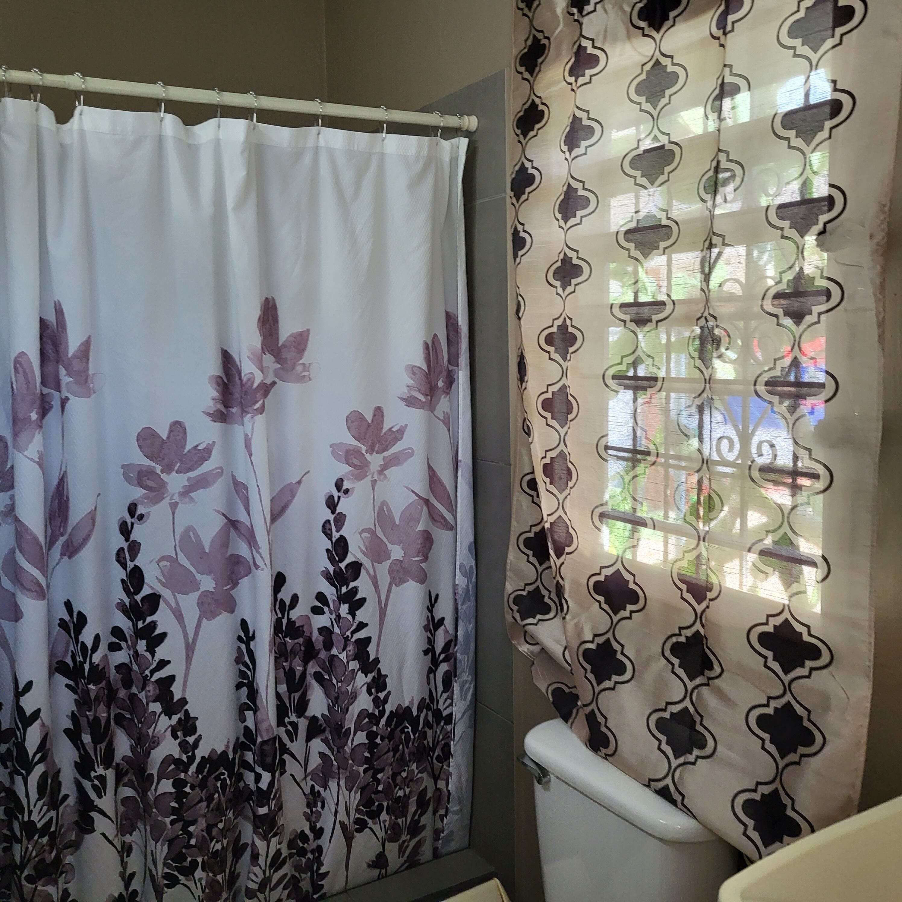 Basic Double Room, 1 Bedroom, Private Bathroom | Bathroom | Shower, towels, soap, toilet paper