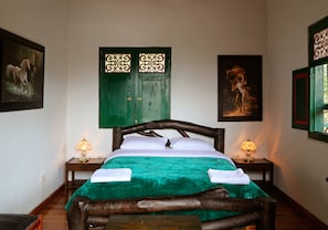 Traditional Room, 1 Queen Bed, Ground Floor (Baño Externo Compartido)