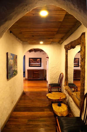 Standard Room, 1 Queen Bed, Ensuite, Ground Floor | Hallway