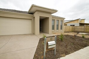 Lobby - Villa Jemma (POINT COOK)