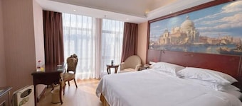 Vienna Hotel (Shanghai Sheshan Happy Valley)