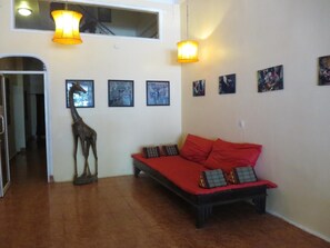 TV - Goldie Guesthouse (Phnom Penh)
