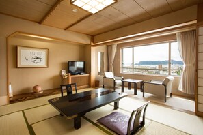 In-room safe, desk, blackout drapes, soundproofing - Yumoto Takubokutei (Hakodate)