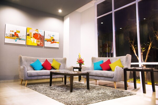 Ayola First Point Hotel Pekanbaru - Pekanbaru