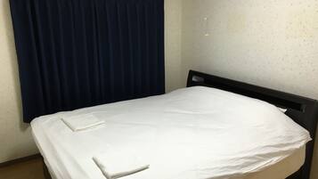 2 Bedroom Apartment, Non-Smoking, Mountain View | 2 bedrooms, soundproofing, iron/ironing board, cribs/infant beds