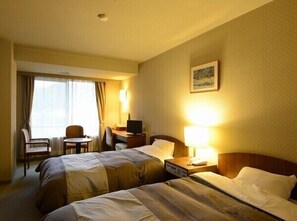 Standard Twin Room, Non Smoking | Desk, free WiFi, bed sheets