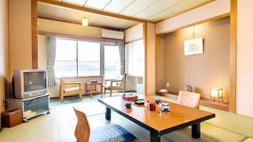 Standard Japanese Style Room, Shared Bathroom | In-room safe, iron/ironing board