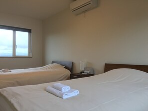 2 habitaciones y espacio para trabajar con laptop 