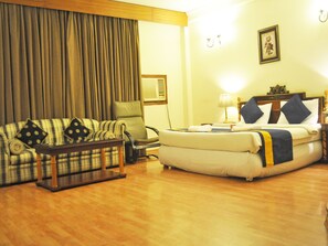 Standard Double or Twin Room | Desk, free WiFi